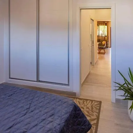 Beautiful And Elegant One Bedroom شقة فوينخيرولا